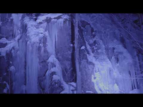 冬の奥入瀬　氷瀑ナイトツアー