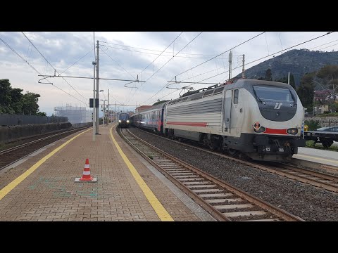 ICN 795 Torino Porta Nuova - Reggio di Calabria Centrale, E.402b.166 + E.402b.162 a Genova Nervi