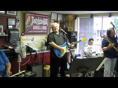 I'M TORE DOWN   - Fred's Music Shop Jam Session 7-2-15