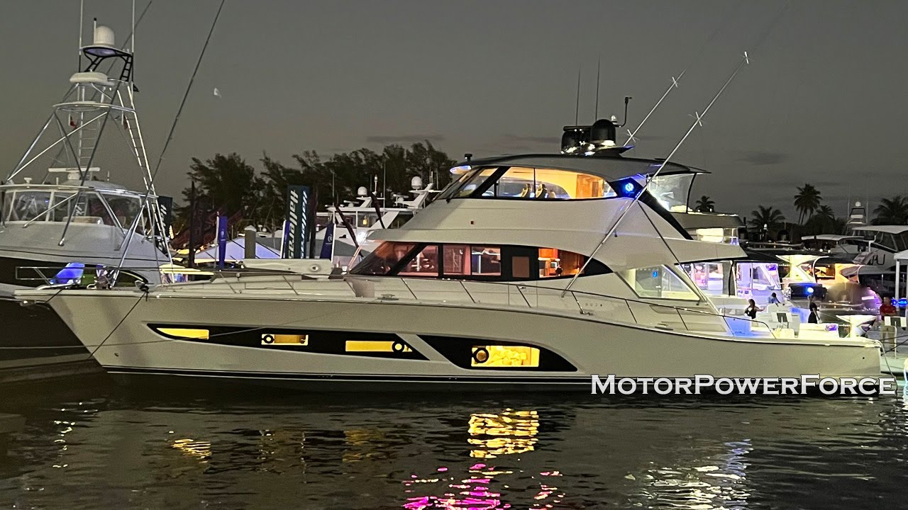 Riviera 72 Sport Yacht Tour