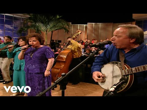Bill & Gloria Gaither - Going Up [Live] ft. The Lewis Family