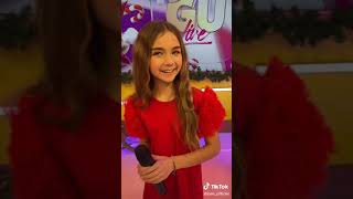 Valentina chante tous les titres de son album Édition de Noël 😍
