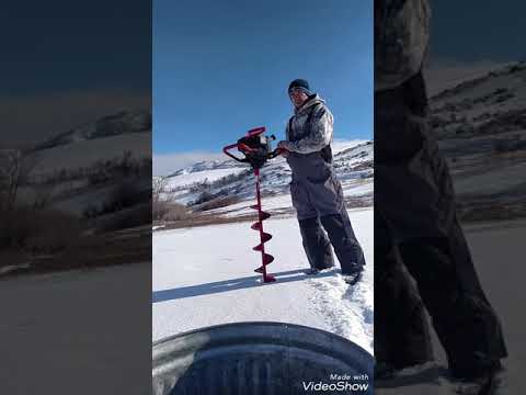 Eskimo mako m43 drilling through ice