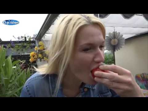 Lena unterwegs mit der Kleingarten-Jury