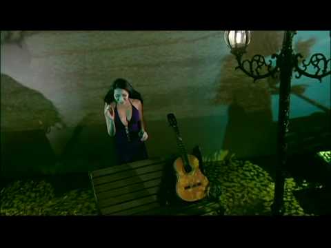 Thể hiện bởi Quỳnh Lan