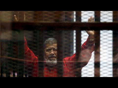 محكمة مصرية تقضي بالسجن 40 عاما على محمد مرسي في قضية التخابر مع قطر