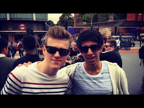 Minecraft Hunger Games #327 " FACECAM CROSS CONTROL CHALLENGE" with Vikkstar & Lachlan