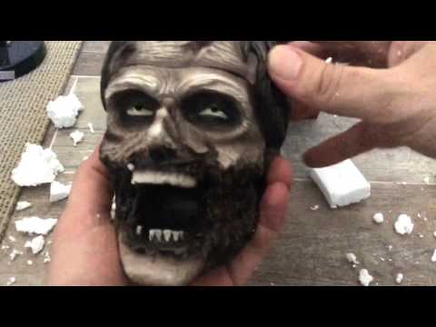 UNBOXING - Zombie Heads! | Smokin' Dead | Walking Undead | Two Heads Are Better Than One