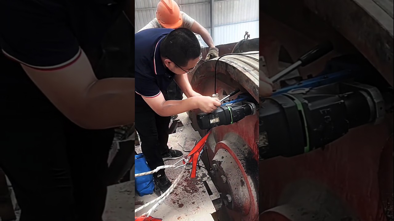 Mager TAP30 magnetic drill for side drilling of large cast iron parts with strong suction.