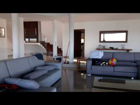 João Fernandes Búzios simplesmente fantástica.