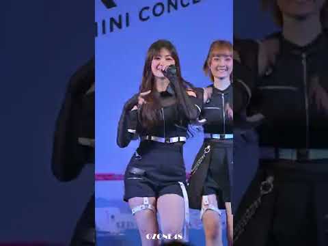 [4K] Fancam Gygee BNK48 - คุ๊กกี้เสี่ยงทาย @ Central Sri Racha 041265