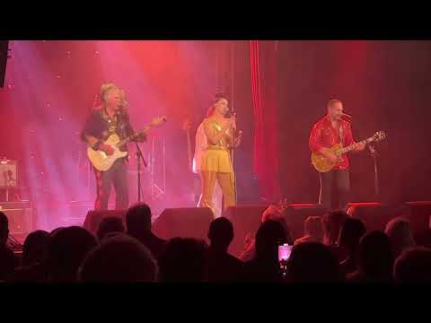 Living In The 70’s - Bob Starkie Skyhooks show featuring Laura Davidson
