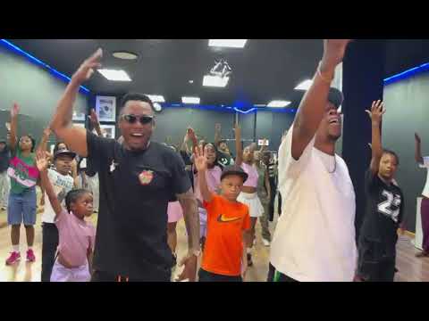 Awungazi by Dj tira dance challenge. 