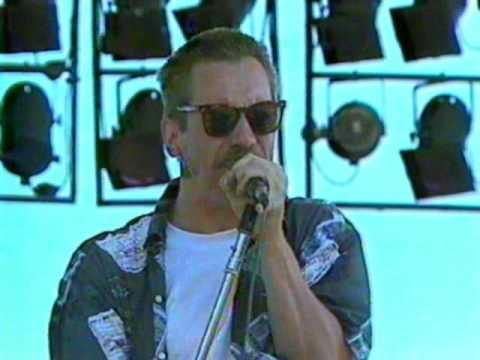 02-I Love The Life I Live