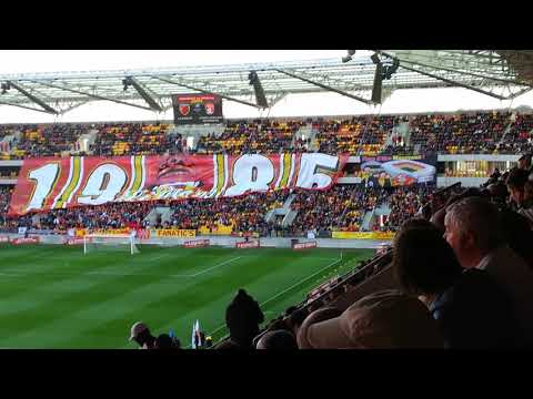 Tifo lâchée pars les ultras du mans fc (Lemans fc - Stade lavallois)