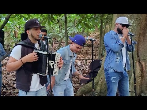 EL RUBIO ACORDEÓN - LA PARRANDERA (EN VIVO)