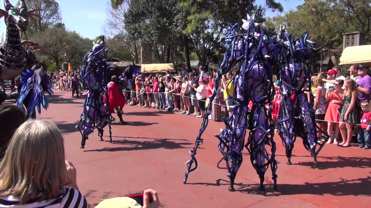 Disney Festival of Fantasy Parade opening performance