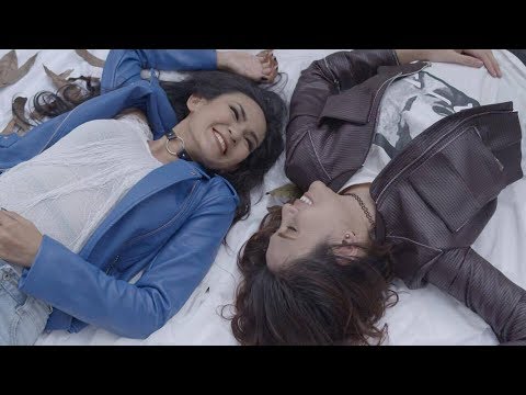 Dona Amelia & Vo Hoang Yen - Young