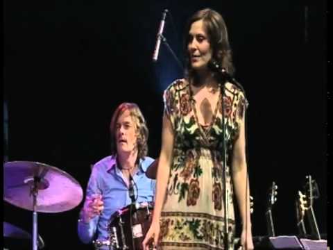 Kaya Brüel "Feminine Wiles" live