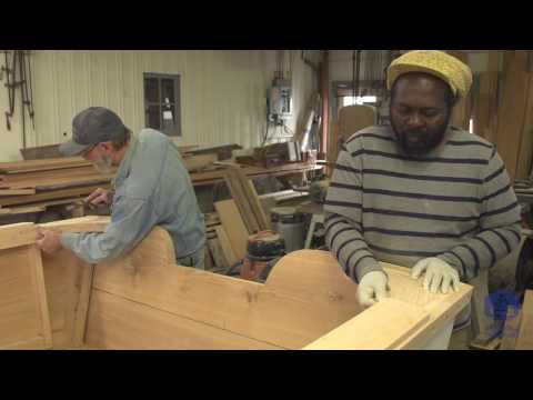 Building the TotalBoat work skiff - How to prep and apply varnish (Episode 34)