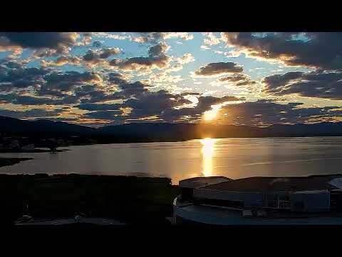 Kde sa mraky rozprávajú so slnkom – šíravské ráno