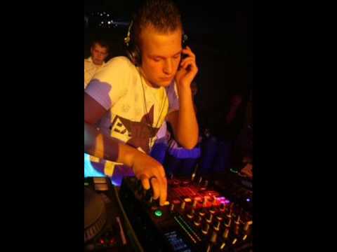 Max Farenthide pres. Locco Heads feat. Nicco - Hey Mr DJ