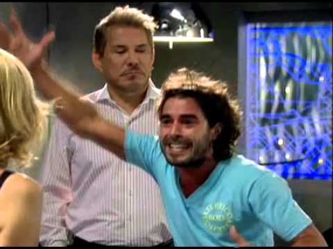 Los Únicos - El papelón de Axel