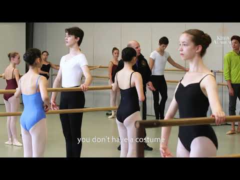 Importance in hand position - Mr. Yuri Fateev