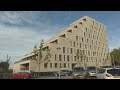 Is het een cruiseschip of een reuzentrap? Opvallend gebouw aan Zilverpark in Lelystad is klaar