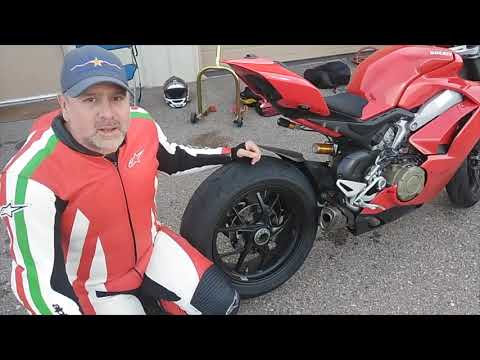 Pirelli Diablo Rosso Corsa II review on Ducati Panigale V4 - Better than OEM?