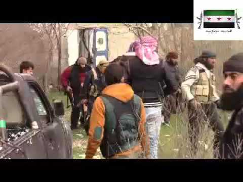 توجه عناصر لواء خالد سيف الله الى الخطوط الأولى لحي مساكن العسكري في درعا