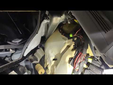 How To Replace A 2007 Mercedes Benz ML350 Rear Sam Module