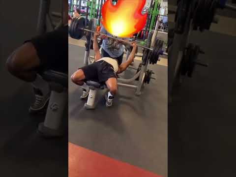 JAY SAVAGE BENCH PRESSING 315 LBS #viral #shorts #youtubeshorts