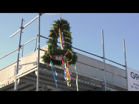Kreisstraßenmeisterei Altentreptow feiert Richtfest