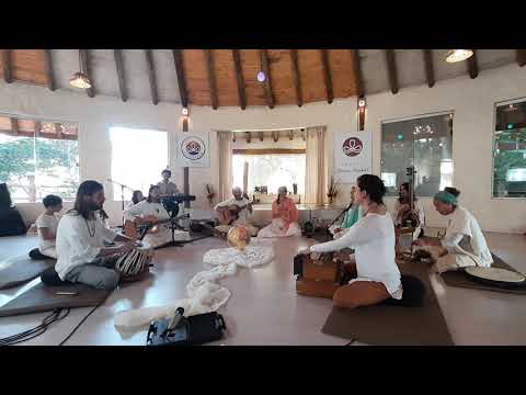 Mestre Divino - Flor das Águas Bhakti Som