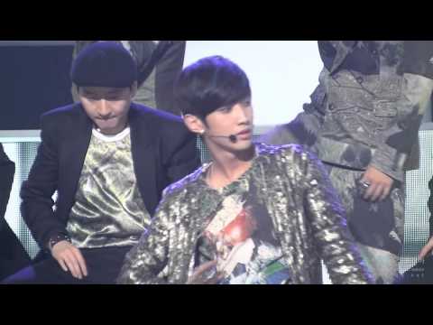 121124 music core JinYoung tried to walk edit