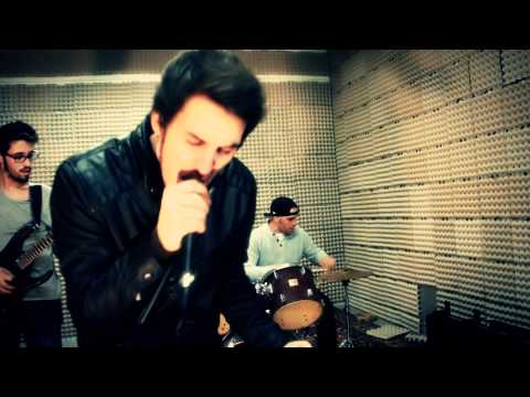 Ornatos Violeta - Dia Mau (Videoclipe,  Claudio Pinto e Joao Fialho)