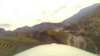 preview picture of video 'Aterrizaje en Tayoltita Cessna 182'