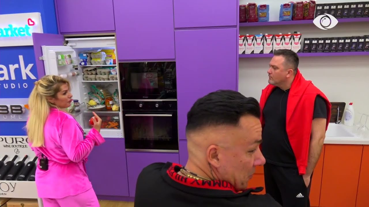 Kujdes kë fut në krevat?/ Juli debaton me Ilnisën: Ti a më merr leje mua?