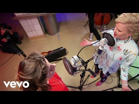 neoMoMo - Film ft. Pustki