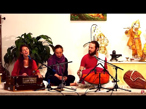 Samstagabendsatsang mit Katyayani - Yoga Vidya Live Ritual Kirtan singen 20:00 Uhr 13.06.2020