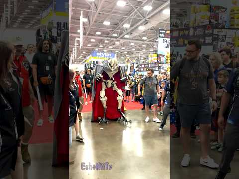 INSANE GENERAL GRIEVOUS COSPLAY APPEARS! #shorts #anime #starwars #fanexpodallas #cosplay