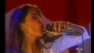 Lorena Rojas canta "Quiero"