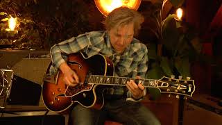 Video thumbnail for Gibson Super 400 CES from 1956 presented by Vintage Guitar Oldenburg and Tobias Hoffmann by Vintage Guitar Oldenburg