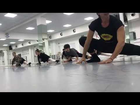 Balerini i mirenjohur Kledi Kadiu mbeshtet You are a Sunflower Foundation