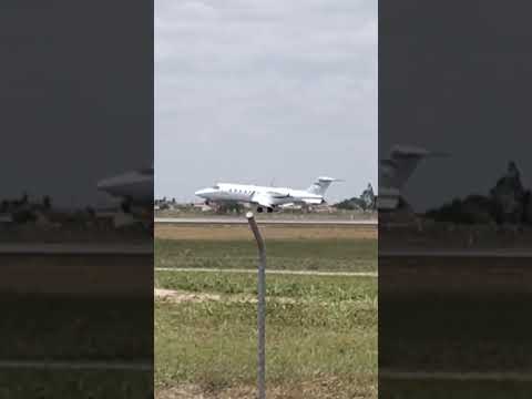 #shorts #shortvideo #viral #shirts #youtubeshorts #airplane #aviation #hashtag #hashtags #learjet