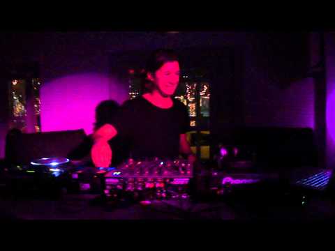 Nick Varon. Alex Niggemann ft. Benji - Back 2 Basics @Mamacas, Athens