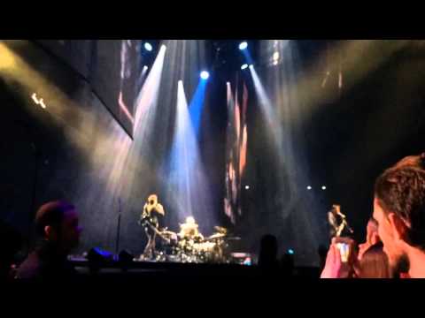 Dead inside - Muse.    Bercy 01/03/16