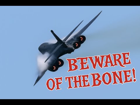 "B1B Lancer's Incredible Vape Cloud Wows Miami Beach Air Show!"