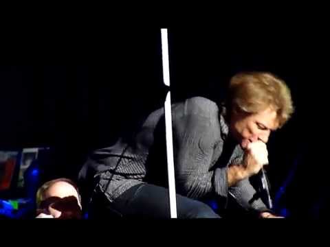 Bon Jovi Las Vegas 2013-04-20 Bed Of Roses with Jon having trouble singing